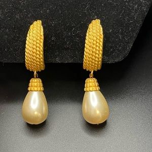 Vintage Lady Remington Clip On Earrings